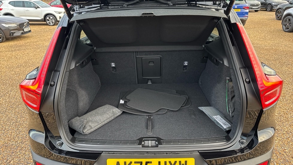 Used Volvo XC40 2025 for sale - 76874295: Photo 17