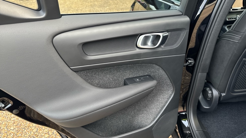 Used Volvo XC40 2025 for sale - 76874295: Photo 28