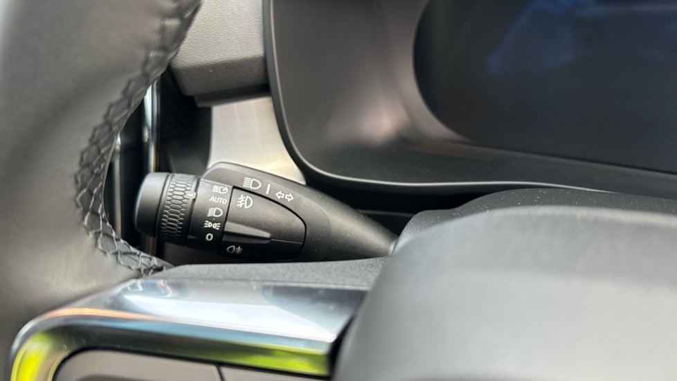 Used Volvo XC40 2025 for sale - 76874295: Photo 29