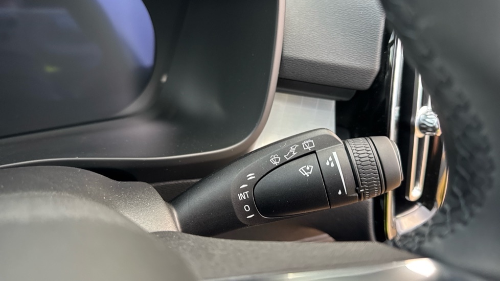 Used Volvo XC40 2025 for sale - 76874295: Photo 30