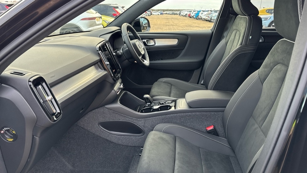 Used Volvo XC40 2025 for sale - 76874295: Photo 38