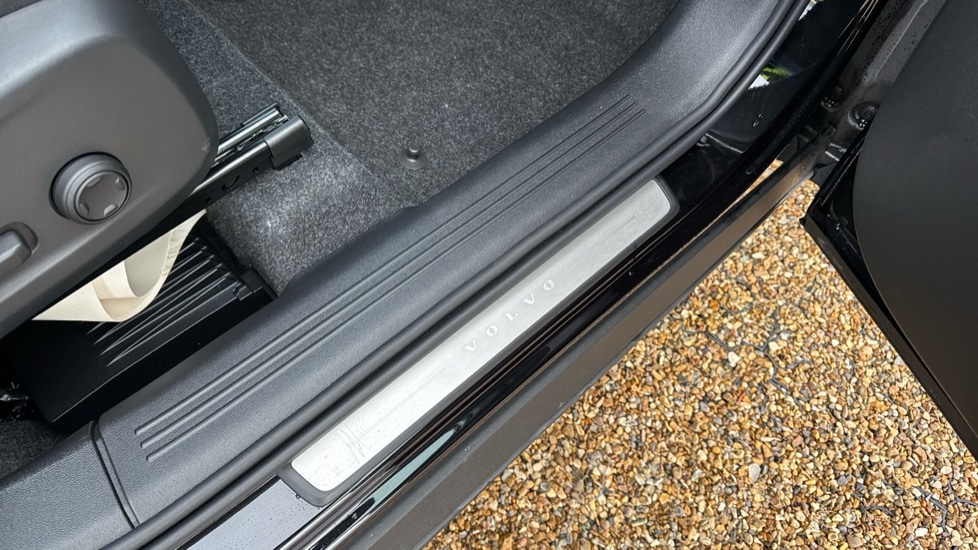 Used Volvo XC40 2025 for sale - 76874295: Photo 43