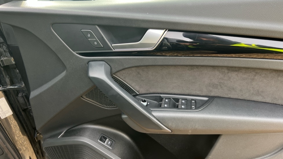 Used Audi Q5 2019 for sale - 76350828: Photo 30