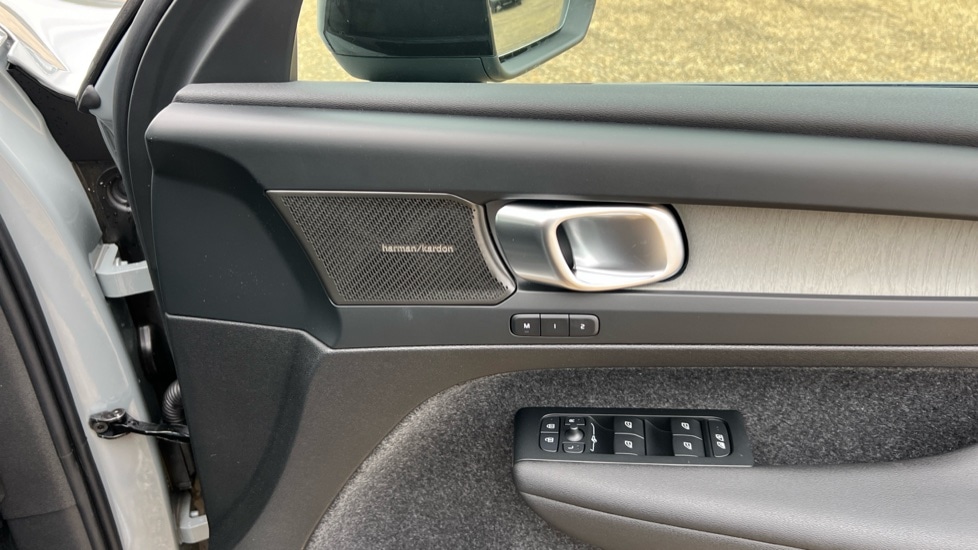 Used Volvo XC40 2025 for sale - 76361744: Photo 15