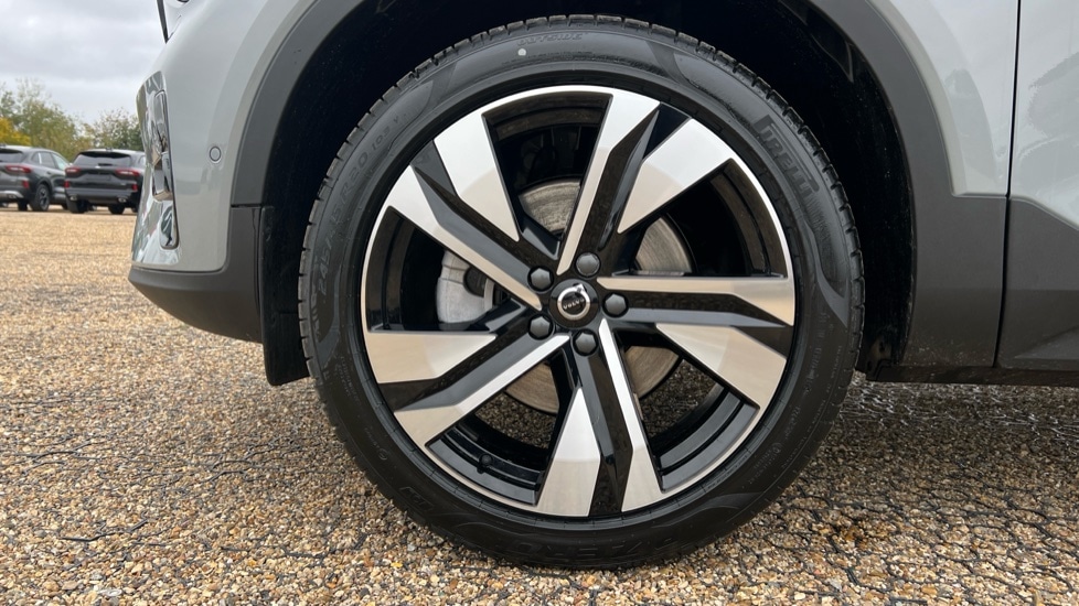 Used Volvo XC40 2025 for sale - 76361744: Photo 25