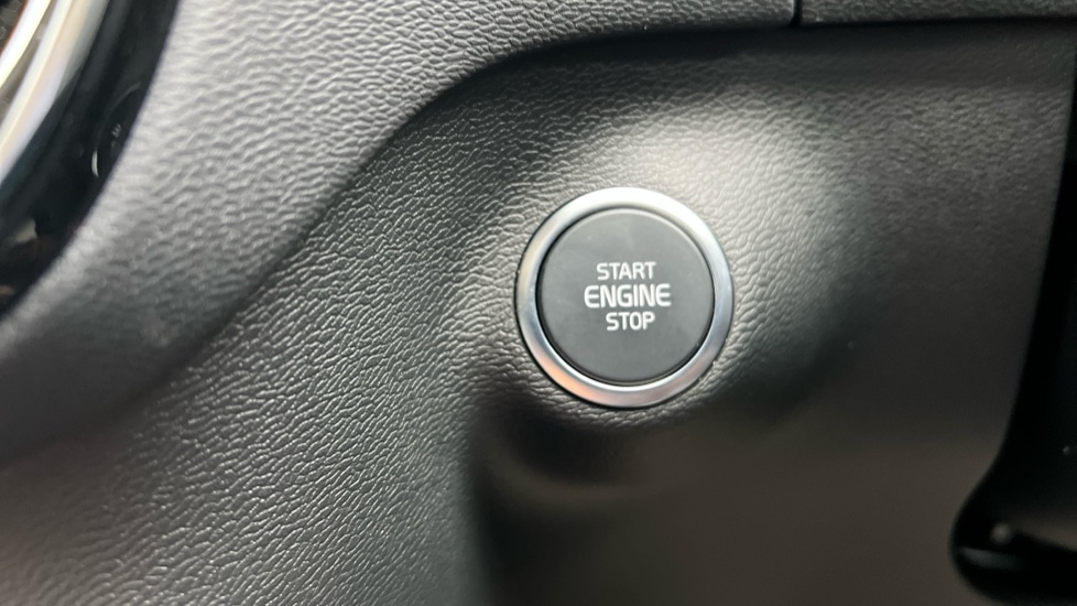 Used Volvo XC40 2025 for sale - 76361744: Photo 28
