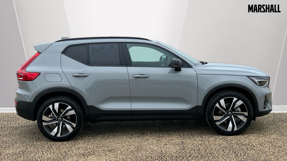 Used Volvo XC40 2025 for sale - 76361744: Photo 3