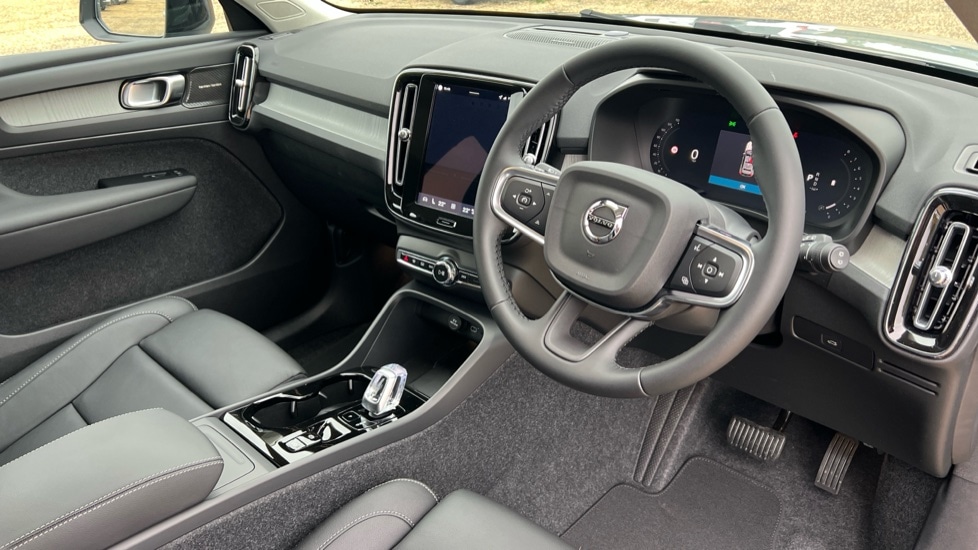 Used Volvo XC40 2025 for sale - 76361744: Photo 5
