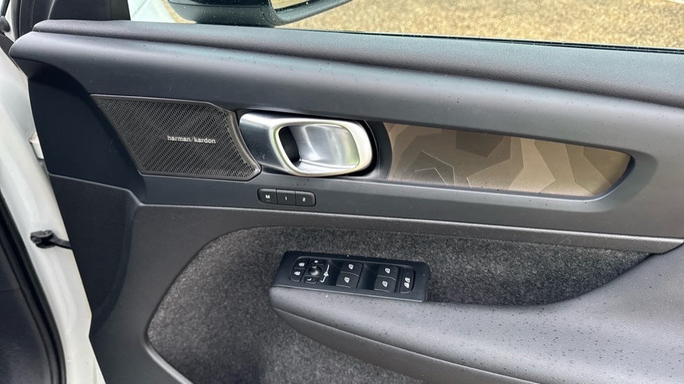 Used Volvo XC40 2022 for sale - 76874913: Photo 15