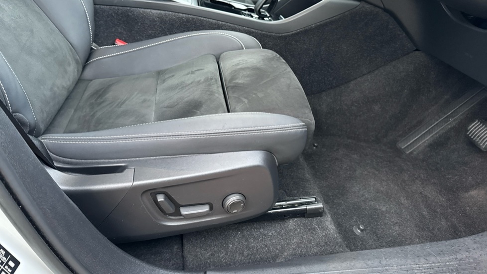 Used Volvo XC40 2022 for sale - 76874913: Photo 32