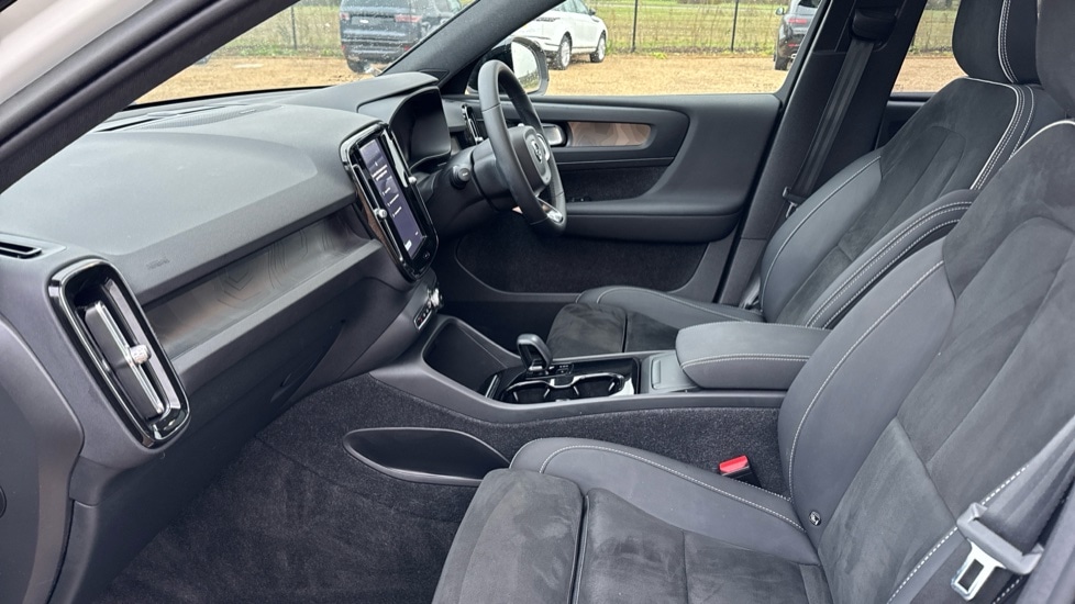 Used Volvo XC40 2022 for sale - 76874913: Photo 38