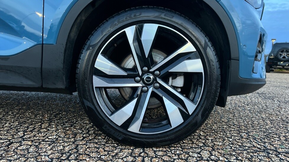 Used Volvo XC40 2025 for sale - 76400743: Photo 16