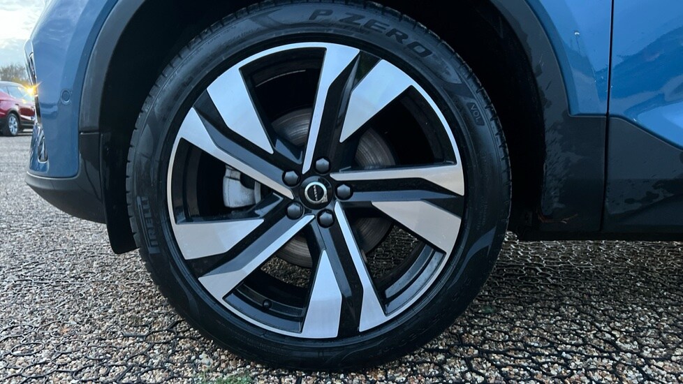 Used Volvo XC40 2025 for sale - 76400743: Photo 25