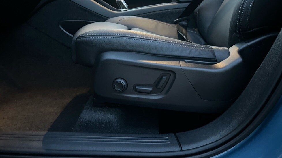 Used Volvo XC40 2025 for sale - 76400743: Photo 32