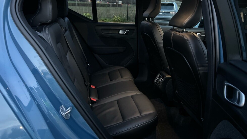 Used Volvo XC40 2025 for sale - 76400743: Photo 38