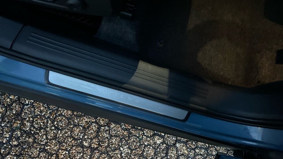 Used Volvo XC40 2025 for sale - 76400743: Photo 43