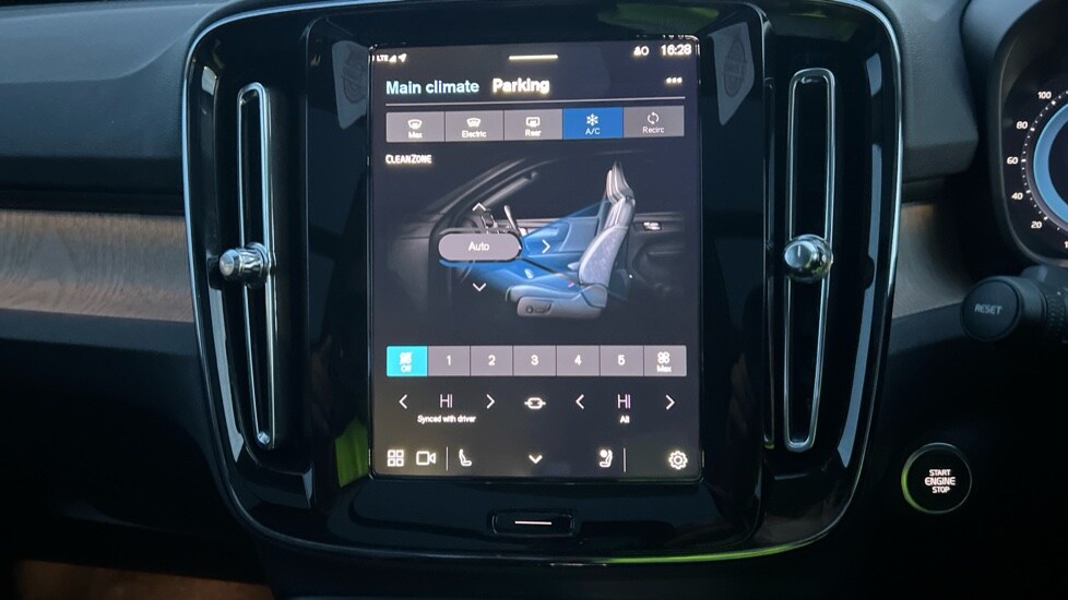 Used Volvo XC40 2025 for sale - 76400743: Photo 47