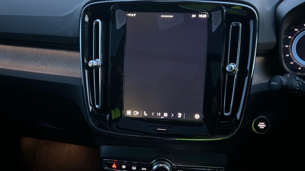 Used Volvo XC40 2025 for sale - 76400743: Photo 51