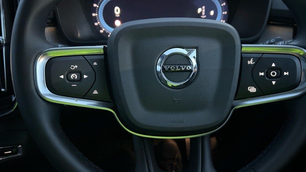 Used Volvo XC40 2025 for sale - 76400743: Photo 52