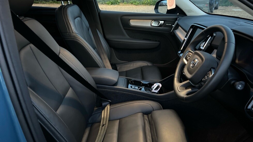 Used Volvo XC40 2025 for sale - 76400743: Photo 9