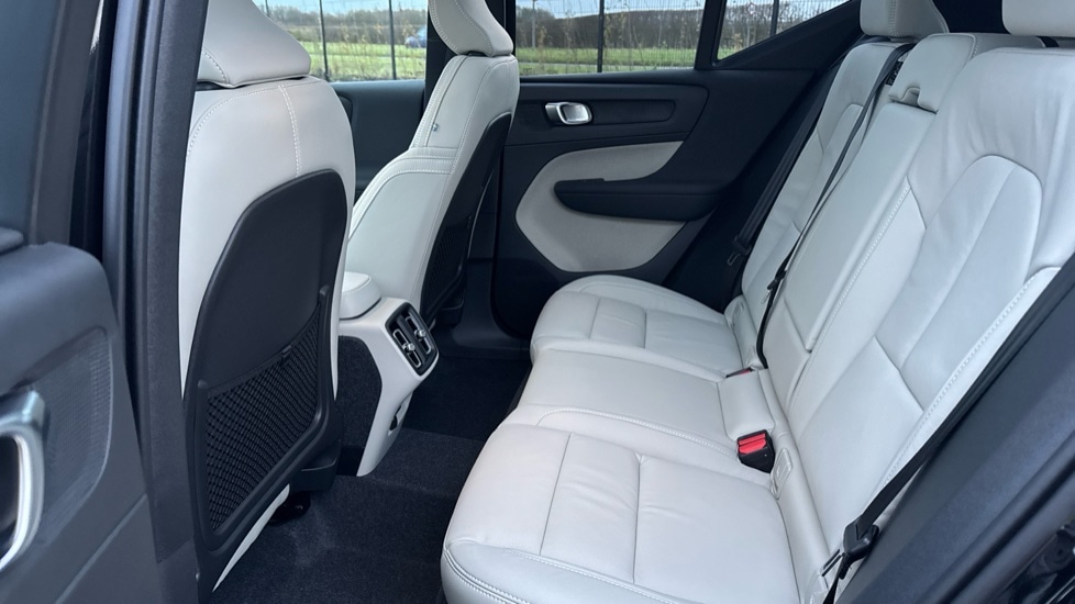 Used Volvo XC40 2025 for sale - 76942935: Photo 10