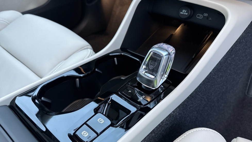 Used Volvo XC40 2025 for sale - 76942935: Photo 14