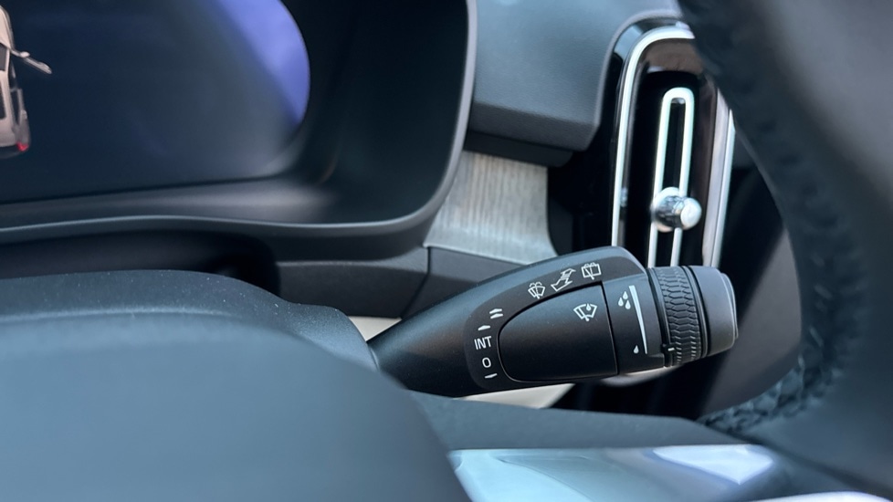 Used Volvo XC40 2025 for sale - 76942935: Photo 29