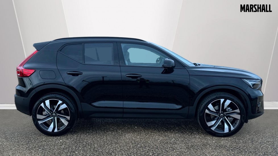 Used Volvo XC40 2025 for sale - 76942935: Photo 3