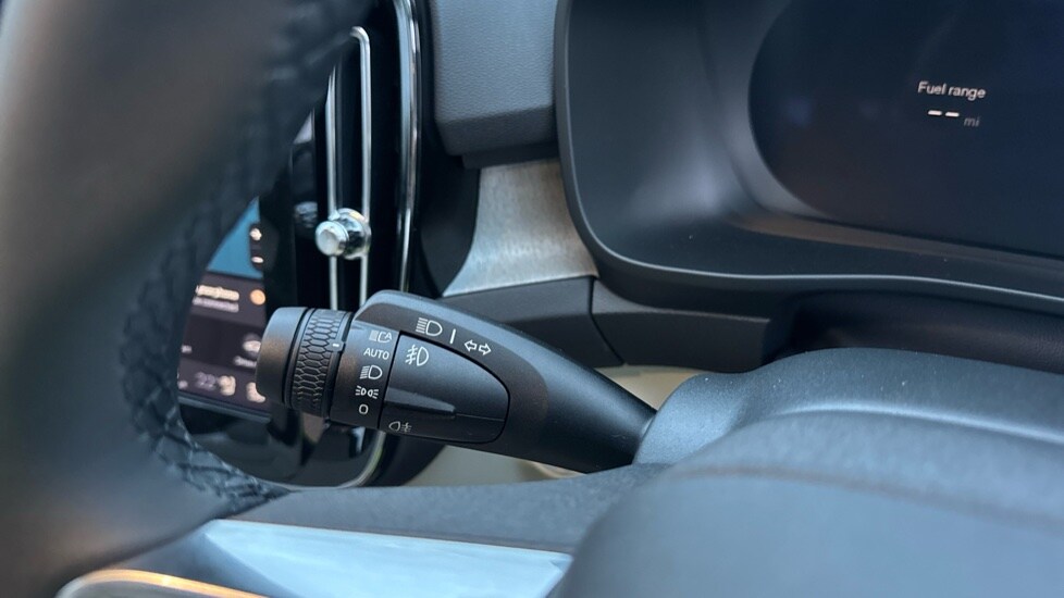 Used Volvo XC40 2025 for sale - 76942935: Photo 30