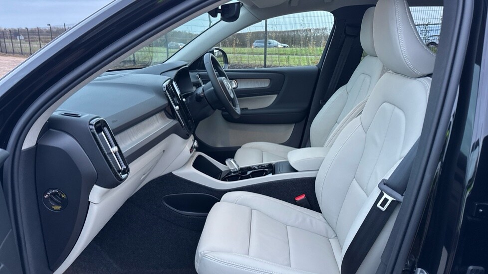 Used Volvo XC40 2025 for sale - 76942935: Photo 38