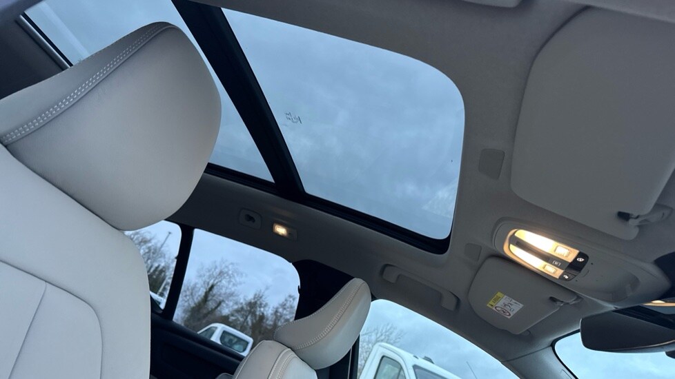 Used Volvo XC40 2025 for sale - 76942935: Photo 44