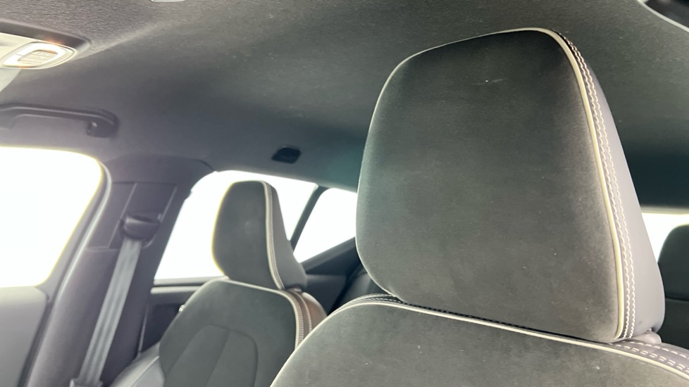 Used Volvo XC40 2022 for sale - 76586951: Photo 11