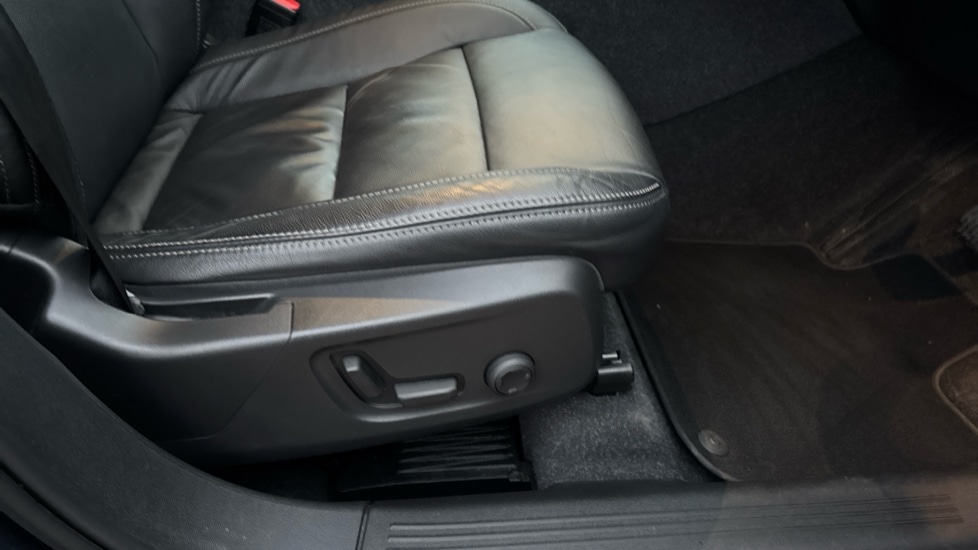 Used Volvo XC40 2021 for sale - 77013109: Photo 32