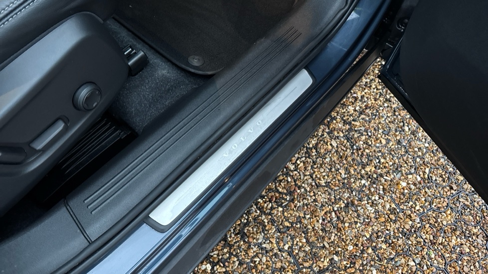 Used Volvo XC40 2021 for sale - 77013109: Photo 43