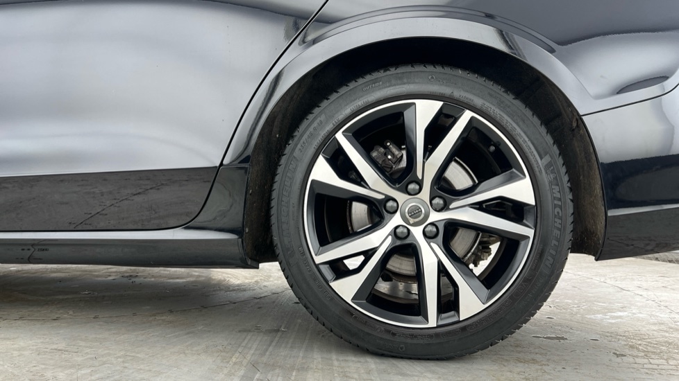 Used Volvo V60 2021 for sale - 76384398: Photo 4