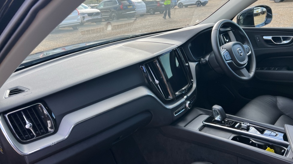 Used Volvo XC60 2024 for sale - 77082461: Photo 4