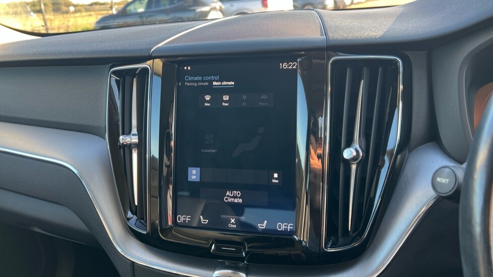 Used Volvo XC60 2020 for sale - 76217150: Photo 37