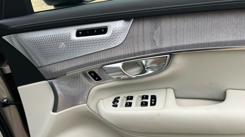 Used Volvo XC90 2025 for sale - 76116945: Photo 15