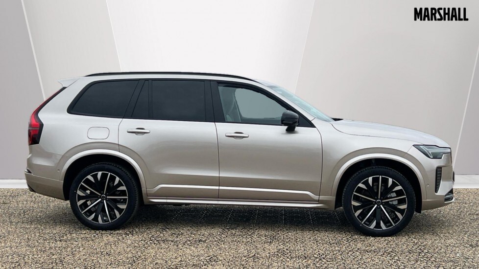 Used Volvo XC90 2025 for sale - 76116945: Photo 3