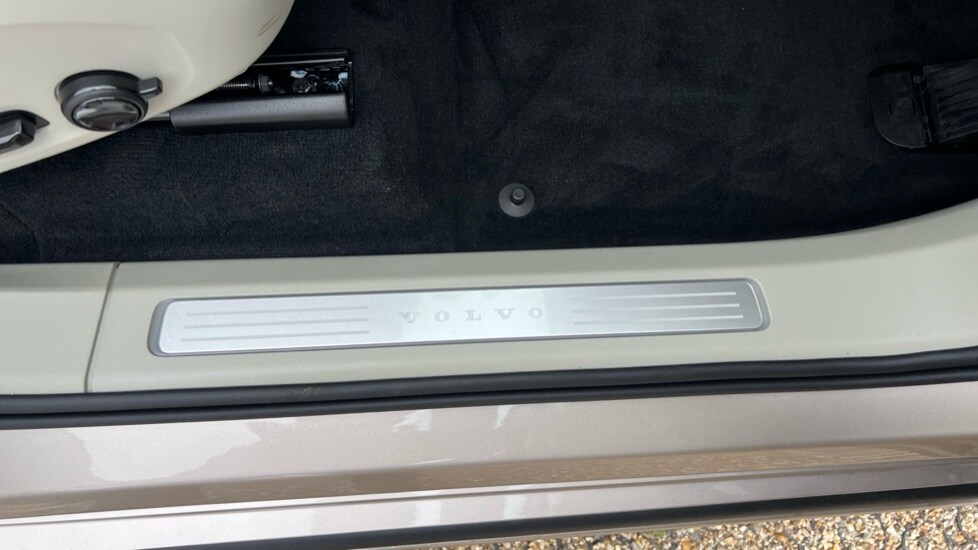 Used Volvo XC90 2025 for sale - 76116945: Photo 43