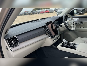 Used Volvo XC90 2025 for sale - 76116945: Photo