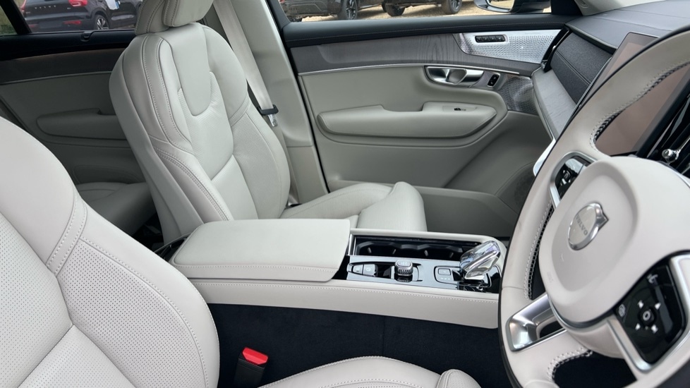 Used Volvo XC90 2025 for sale - 76116945: Photo 9