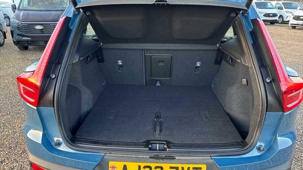 Used Volvo XC40 2023 for sale - 77021872: Photo 17