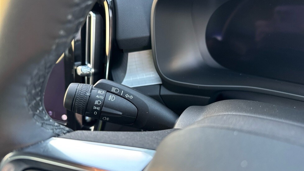 Used Volvo XC40 2023 for sale - 77021872: Photo 30