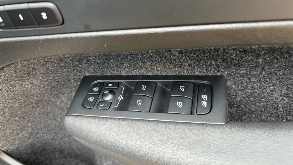 Used Volvo XC40 2024 for sale - 76104077: Photo 33