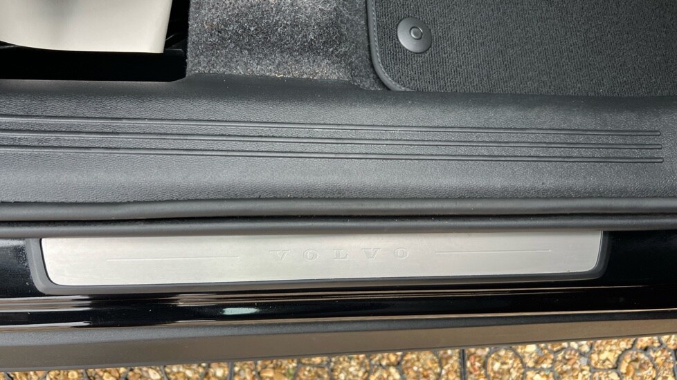 Used Volvo XC40 2024 for sale - 76104077: Photo 43