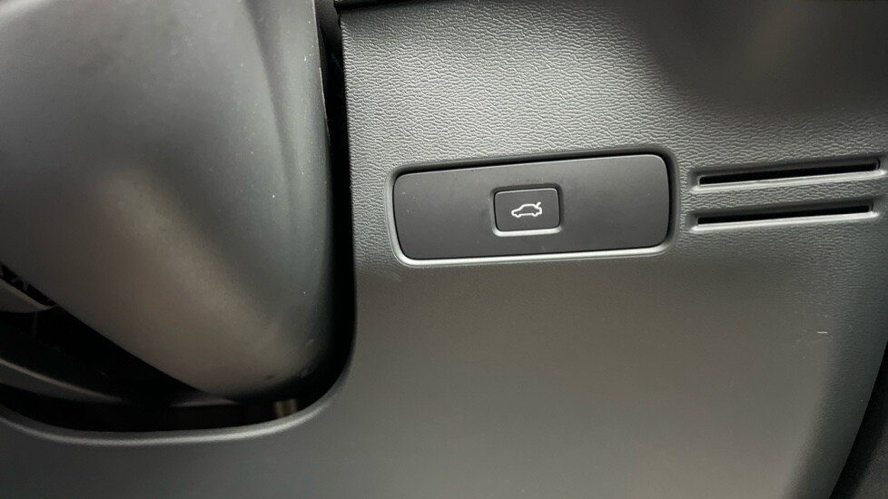 Used Volvo XC40 2024 for sale - 76104077: Photo 49