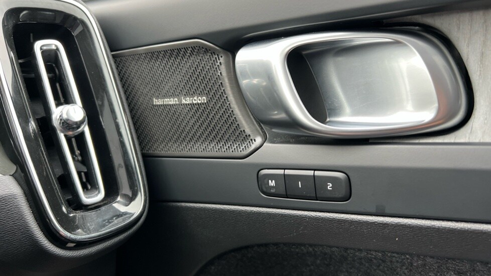 Used Volvo XC40 2024 for sale - 76104077: Photo 50