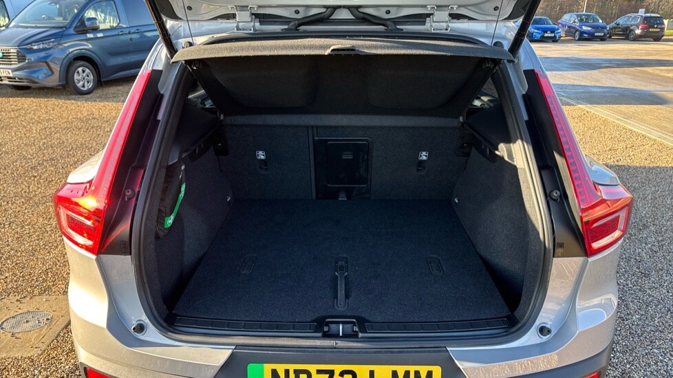 Used Volvo XC40 2023 for sale - 76937522: Photo 17