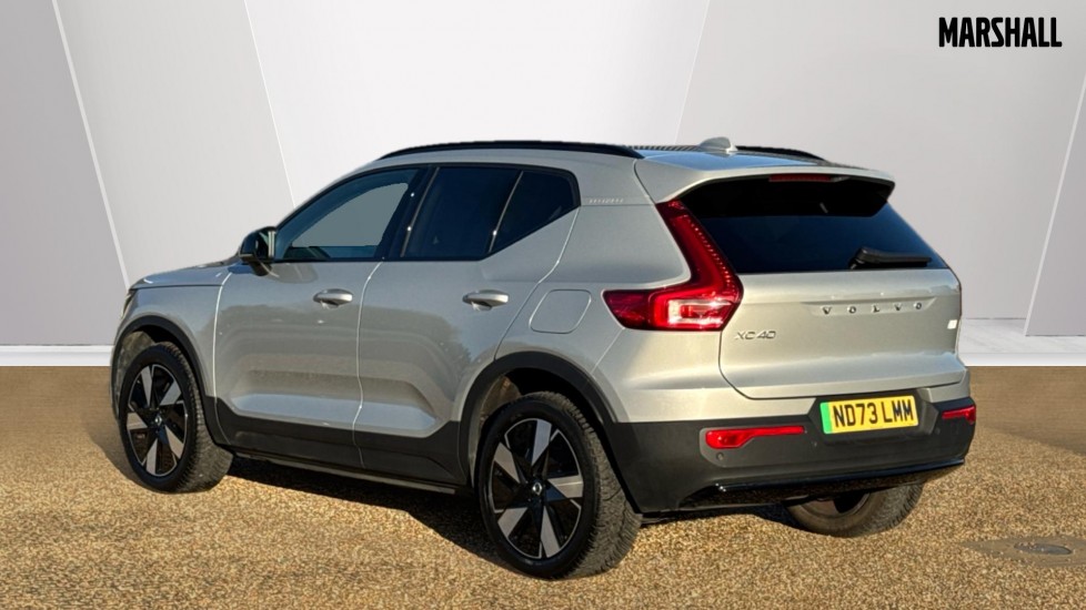 Used Volvo XC40 2023 for sale - 76937522: Photo 2